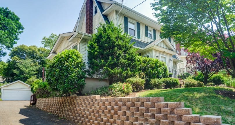 Open House Sunday 1-4p 107 Tuscan Rd, Maplewood