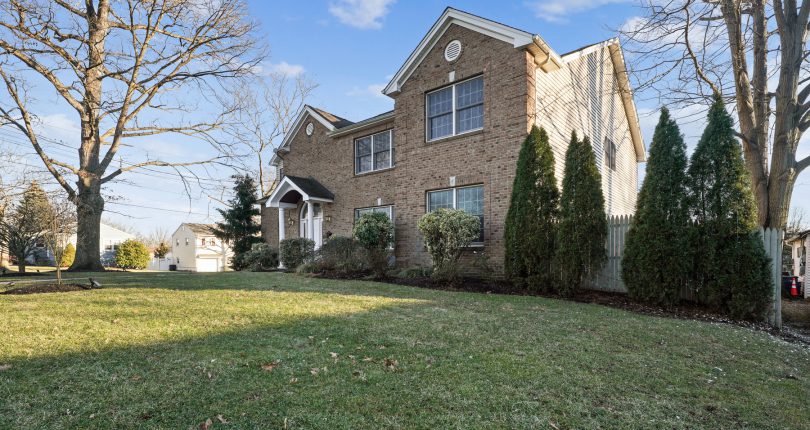 36 Willow Rd, Summit, NJ 07901